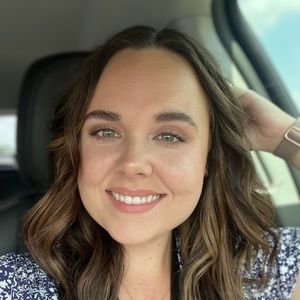 Meet your Posher, Caitlyn